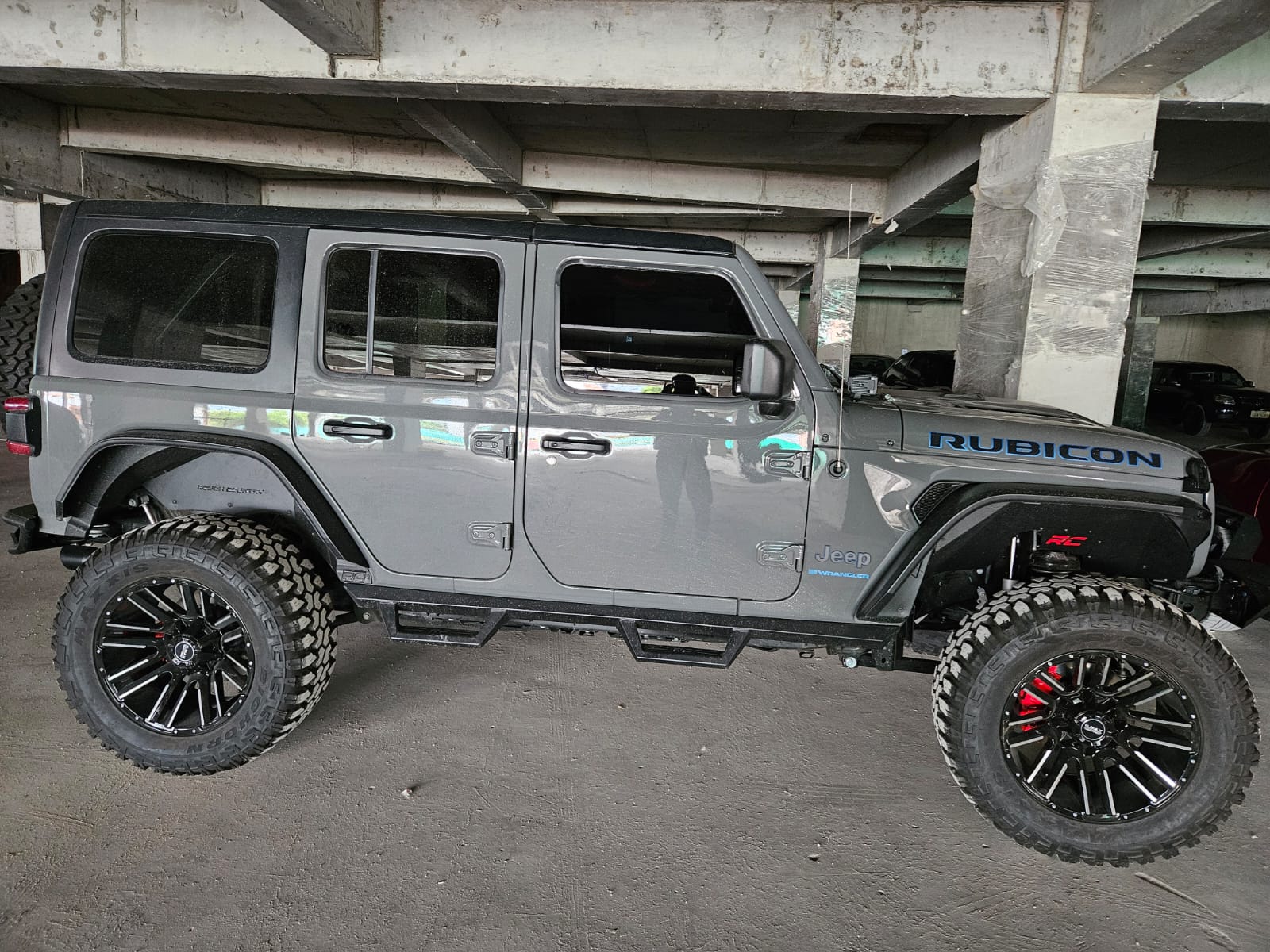 Jeep Wrangler taller