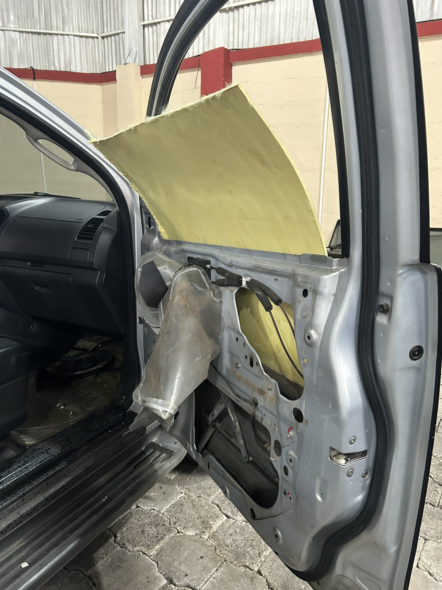 Kevlar en puerta